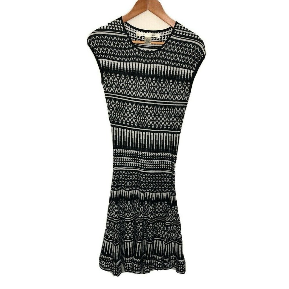 Max Studio Black and White Stretch Knit Sleeveless